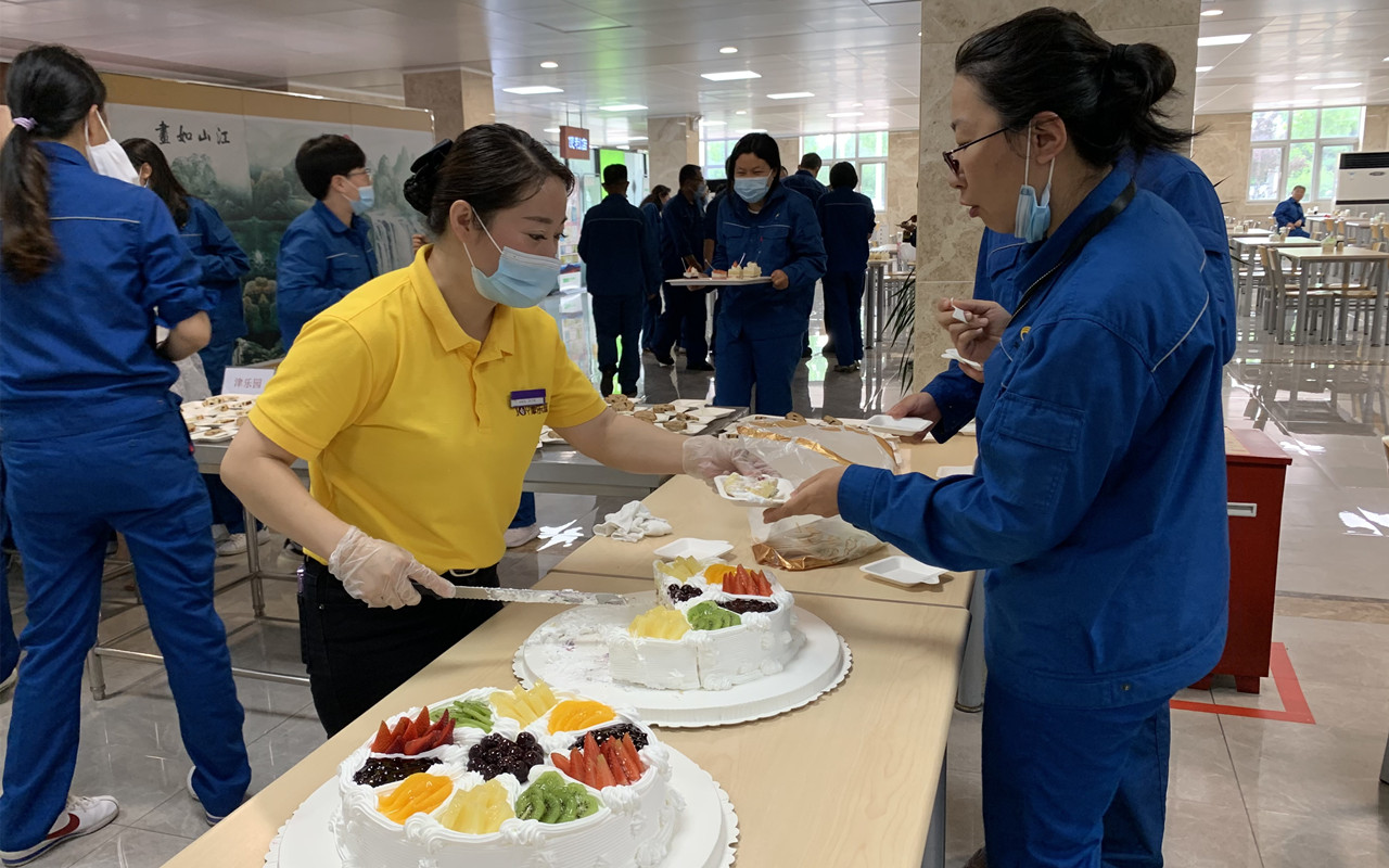 中沙石化舉辦職工生日蛋糕品鑒會(huì)